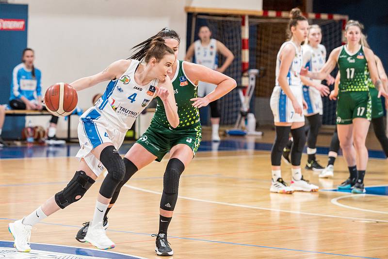 Basketbalistky trutnovské Lokomotivy nestačily v domácím utkání na soupeře z Ostravy.