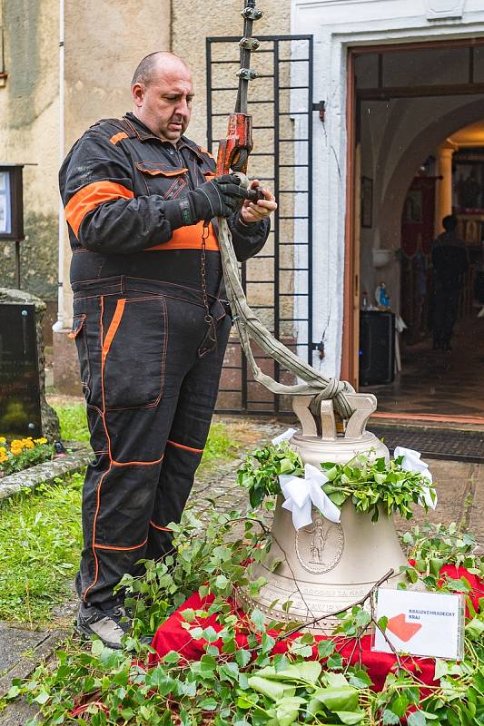 U příležitosti výročí 300 let od zahájení stavby místního kostela došlo v Borovnici k posvěcení obecního zvonu sv. Víta a umístění do věže.