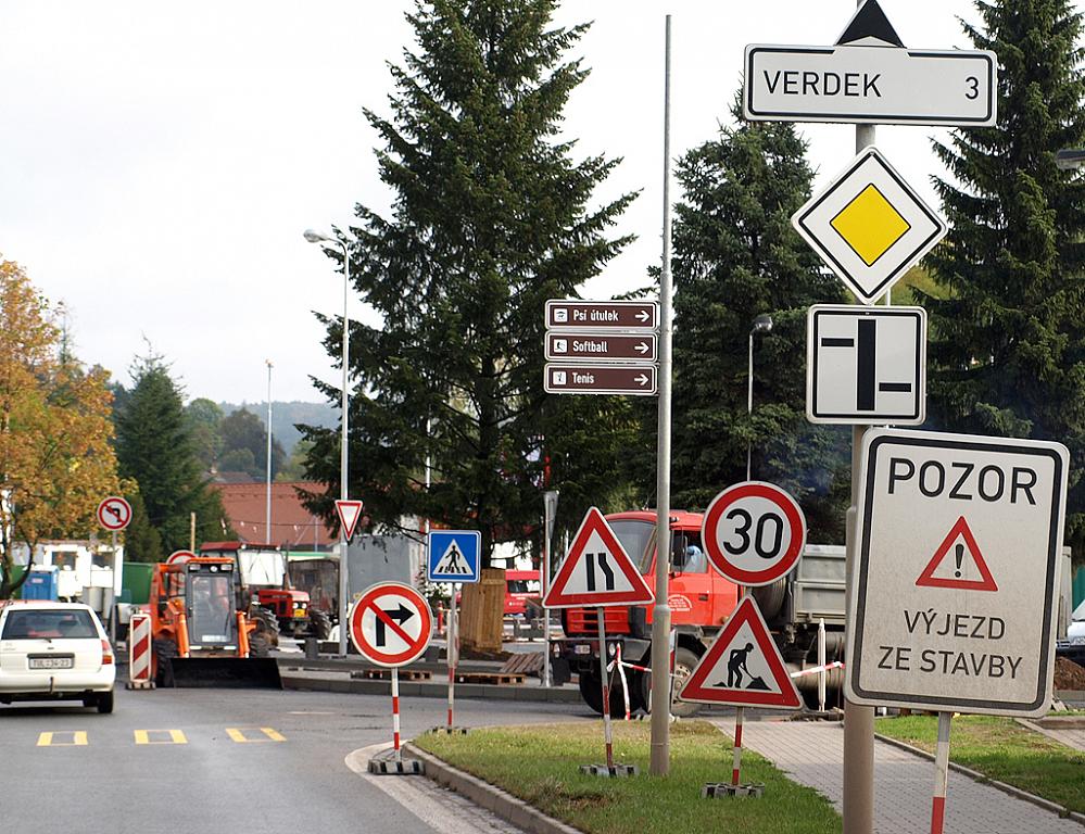 Výstavba Kauflandu přináší změny v dopravní situaci - Krkonošský deník
