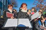 Zahájení adventu ve výrobním družstvu Vánoční ozdoby Dvůr Králové nad Labem.