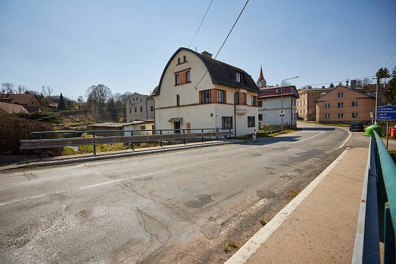 ŘSD začne 17. května s opravou silnice první třídy a mostů ve Zlaté Olešnici a Bernarticích. Do poloviny října se musí řidiči připravit na úplnou uzavírku.