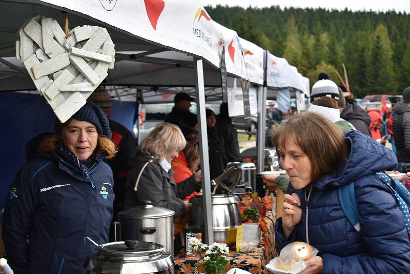 V sobotu se konala na parkovišti na Pomezních Boudách gastronomická akce Maloúpská vařečka.