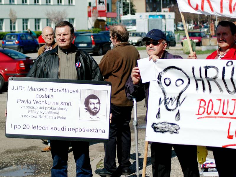 Demonstrace k dvacátému výročí smrti Pavla Wonky