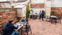 V Trutnově se v pondělí 17. května otevřely zahrádky restaurací a kaváren.