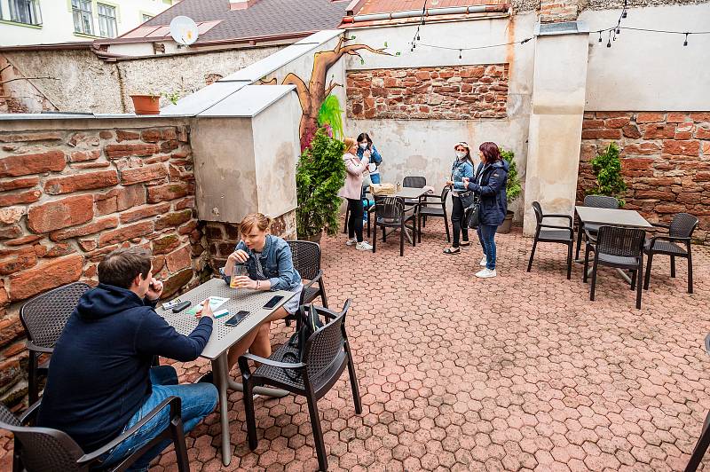 V Trutnově se v pondělí 17. května otevřely zahrádky restaurací a kaváren.