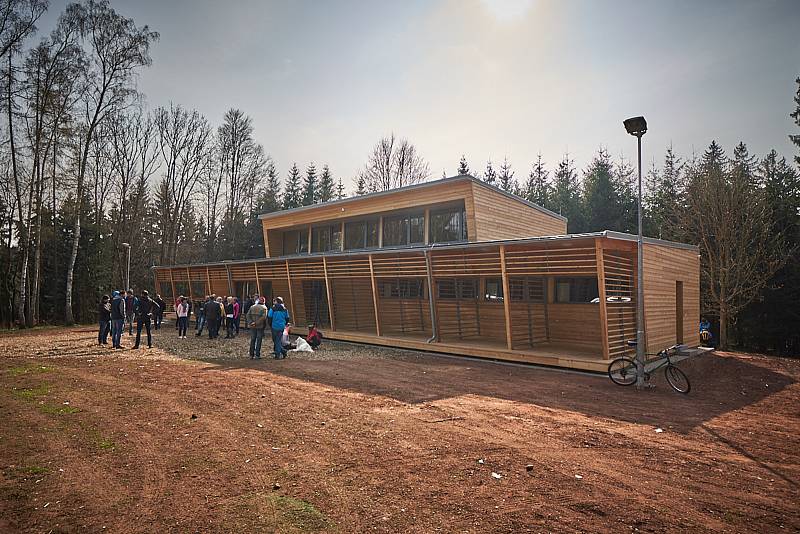 Ze slavnostního otevření nové klubovny pro trutnovské běžce na Paradráze.