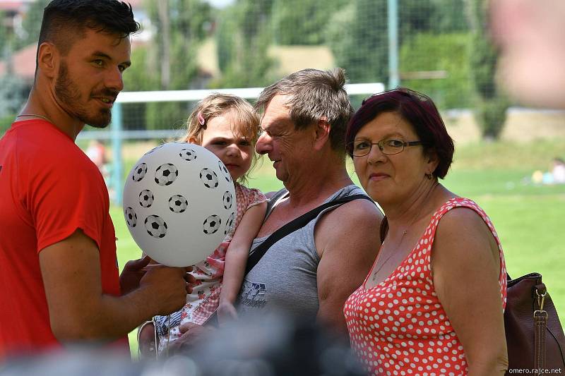 Při Dubina cupu se podařilo získat 213 500 korun pro malou Viktorku, která nedávno přišla o oba rodiče při dopravní nehodě u Černožic.