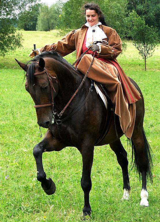 Slavnost koní a řemesel Kuks - dáma na koni