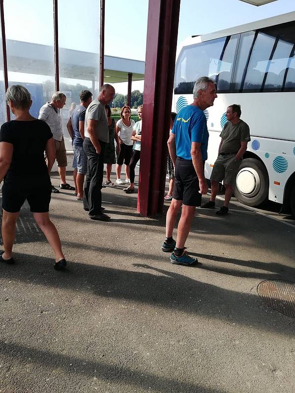 Incident na hraničním přechodu Goričan dopadl tak, že řidič autobusu skončil tvrdě zpacifikován čtyřmi celníky na zemi v poutech a byl na 72 hodin zadržen.