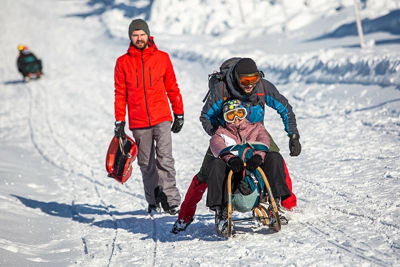 Krkonoše se plní turisty již od vánočních svátků v každý volný den.