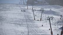 V Peci pod Sněžkou na Javoru vznikne po demolici současných vleků nová šestimístná sedačková lanová dráha.