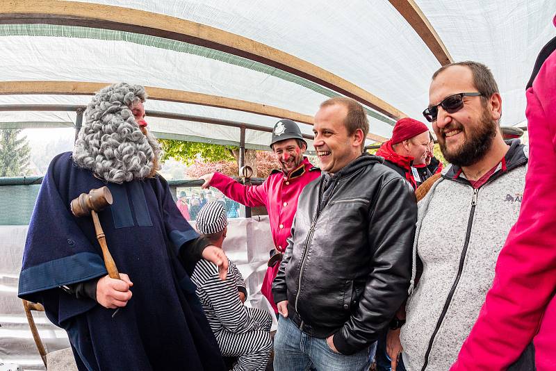 Lidé v Bílé Třemešné si užili Posvícenský průvod.