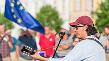 Z trutnovské demonstrace proti Babišovi.