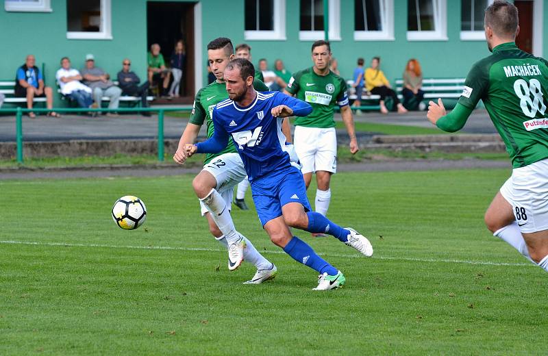 Fotbalisté Dvora Králové prohráli divizní duel na hřišti Velkých Hamrů 2:4.