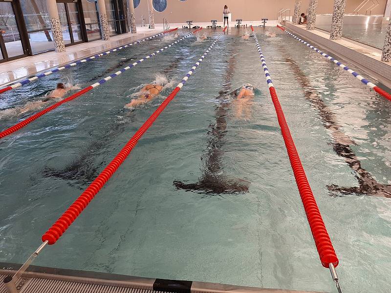 Trutnovští plavci otestovali v rámci bazénových zkoušek nové Aquacentrum Vrchlabí.