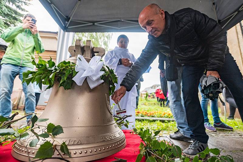 U příležitosti výročí 300 let od zahájení stavby místního kostela došlo v Borovnici k posvěcení obecního zvonu sv. Víta a umístění do věže.