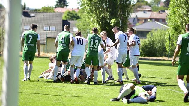 Jarní bitva mezi fotbalisty Bílé Třemešné a Hajnice měla grády. Naváže na ni také sobotní souboj mezi oběma rivaly?