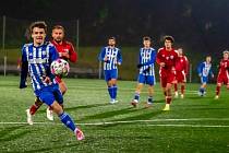 Jednoznačným hitem závěrečného podzimního kola 5. ligy byl souboj dvou mužstev z čela tabulky mezi Dvorem Králové nad Labem a Novým Bydžovem.