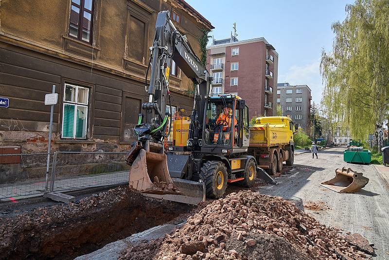 V Trutnově odstartovala tento týden půlroční rekonstrukce Národní ulice.