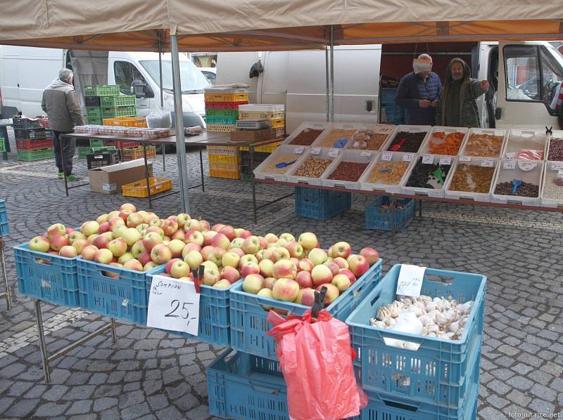 Farmářské trhy ve Vrchlabí začaly v pátek 18. března.