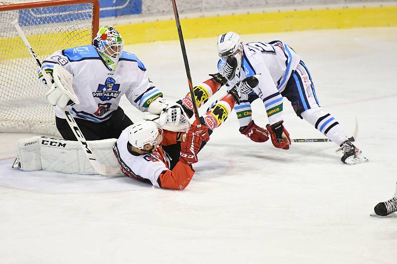 Vrchlabští hokejisté v přípravě na nový soutěžní ročník podlehli extraligovému Dynamu.