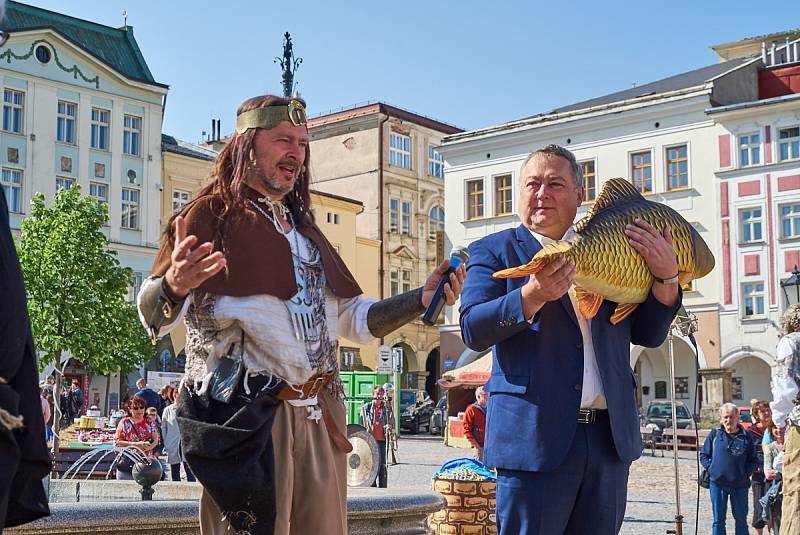 Dračí slavnosti v Trutnově nazvané Už ho nesou! aneb Spěchejte na hodokvas.