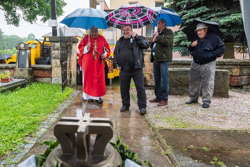 U příležitosti výročí 300 let od zahájení stavby místního kostela došlo v Borovnici k posvěcení obecního zvonu sv. Víta a umístění do věže.