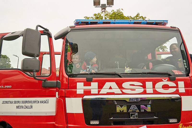 Techniku předvedli hasiči, policisté i záchranáři