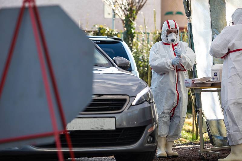 Nemocnice v Trutnově začala odebírat a zpracovávat vzorky s podezřením na koronavirus.