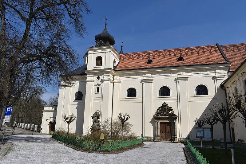 Barokní areál Domova sv. Josefa v Žirči.