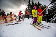 Poprvé na lyže! V sobotu se bude poprvé lyžovat na sjezdovkách Anděl na Černé hoře a Pomezky v Malé Úpě.