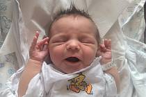 JAN HEMR se narodil v trutnovské porodnici 26. června ve 13.10 hodin mamince Petře. Vážil 3,54 kg a měřil 50 cm. Doma bude v Trutnově.