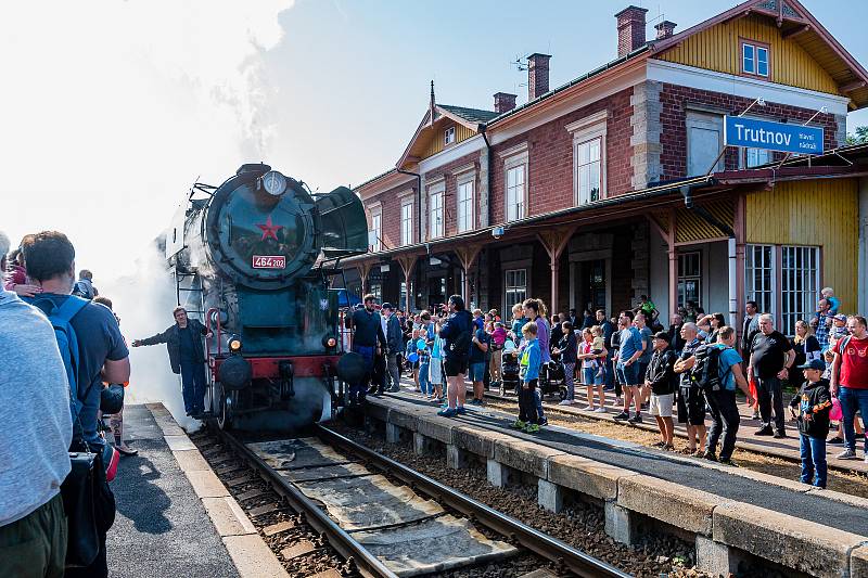 O nedělní Den železnice v Trutnově byl obrovský zájem.