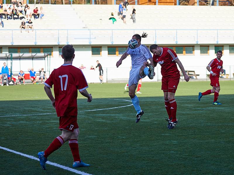 Divizní fotbalové derby: MFK Trutnov - TJ Dvůr Králové nad Labem.