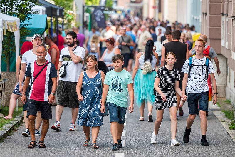 O první ročník trutnovského street food pikniku byl velký zájem.