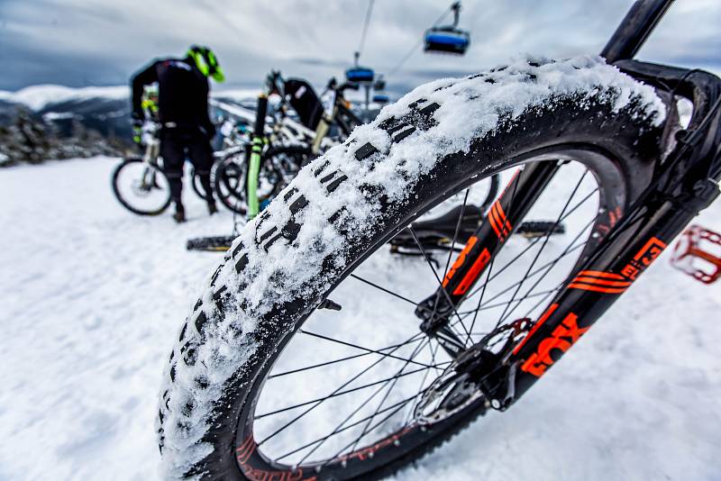 Chinese DownHill 2020 ve Špindlerově Mlýně.