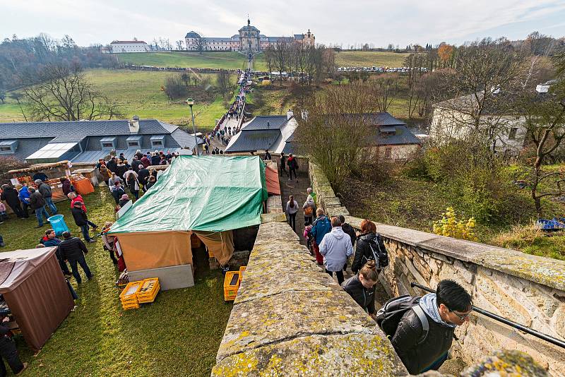 V barokním areálu v Kuksu začaly vánoční trhy.