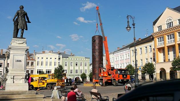 Na Krakonošově náměstí roste rozhledna