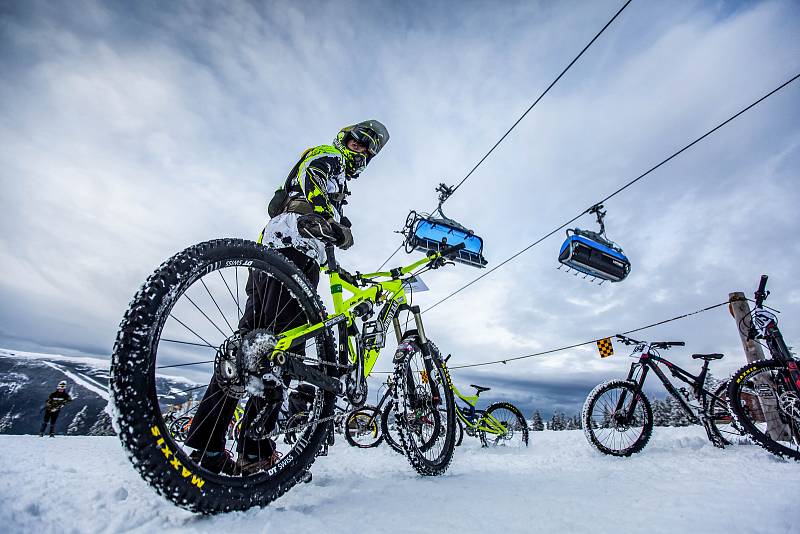 Chinese DownHill 2020 ve Špindlerově Mlýně.