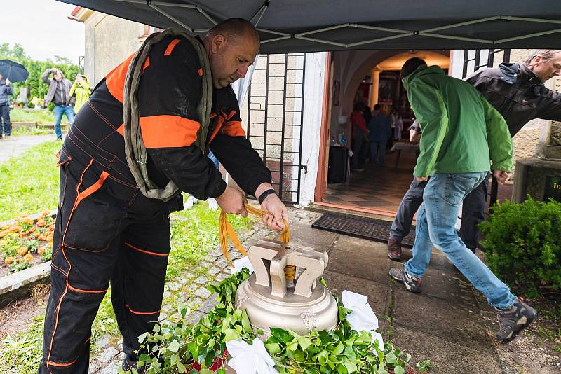 U příležitosti výročí 300 let od zahájení stavby místního kostela došlo v Borovnici k posvěcení obecního zvonu sv. Víta a umístění do věže.