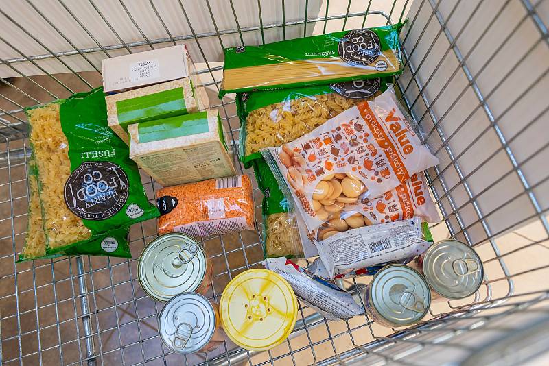 Sbírka potravin v trutnovském Tescu vynesla 1262 kg potravin a 277 kg drogerie, v trutnovském Penny se vybralo 498 kg potravin a 16 kg drogerie.