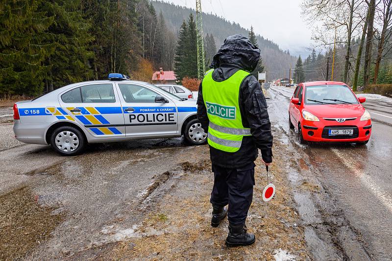 Policisté v sobotu kontrolovali řidiče v Horním Maršově.