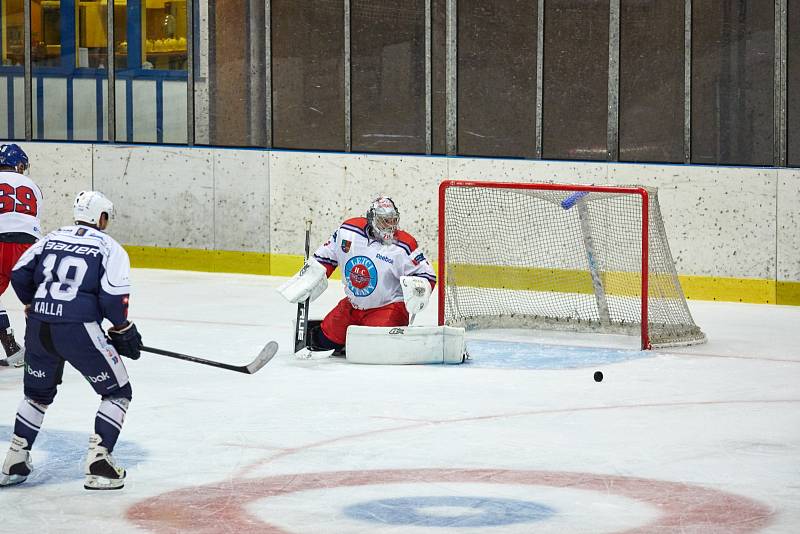 Hokejový duel 2. ligy Trutnov - Letňany (3:2).