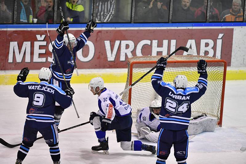 Vrchlabští hokejisté v prvním duelu semifinálové série nestačili na Kolín.