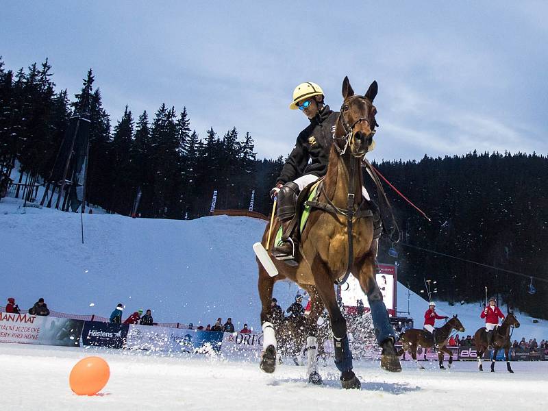 Koňské polo ve Špindlu