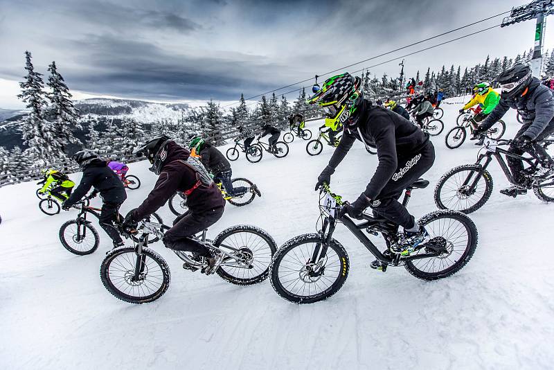 Chinese DownHill 2020 ve Špindlerově Mlýně.