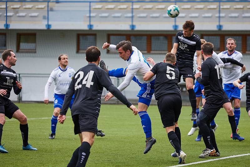 Fotbalisté Trutnova na domácím hřišti přehráli soupeře z Českého Brodu 2:0.