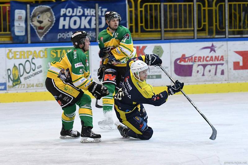 Hokejové druholigové derby Dvůr Králové - Trutnov (3:1).