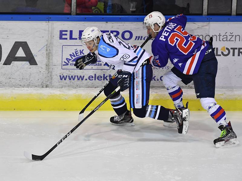 Čtvrtfinále play off hokejové II. ligy: HC Stadion Vrchlabí - HC Děčín.