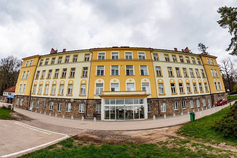 Městská nemocnice Dvůr Králové nad Labem.